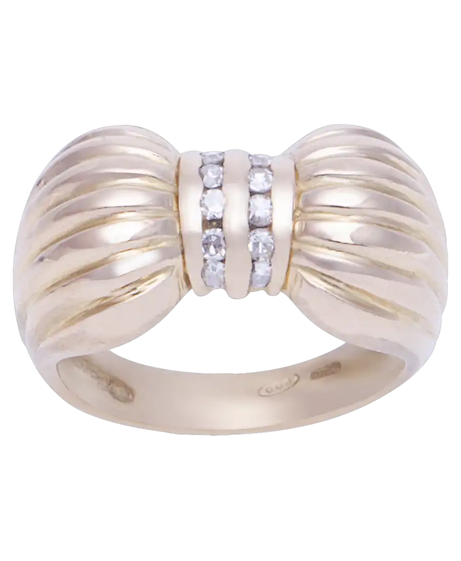 Bague NŒUD PAPILLON en Or jaune 18 Carats. Disponible chez VIRTU LUXURY. Bague NŒUD PAPILLON en Or jaune 18 Carats. Disponible chez VIRTU LUXURY.