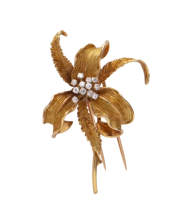 Broche Florale avec des Diamants rond brillant étincelants. Disponible chez VIRTU LUXURY.